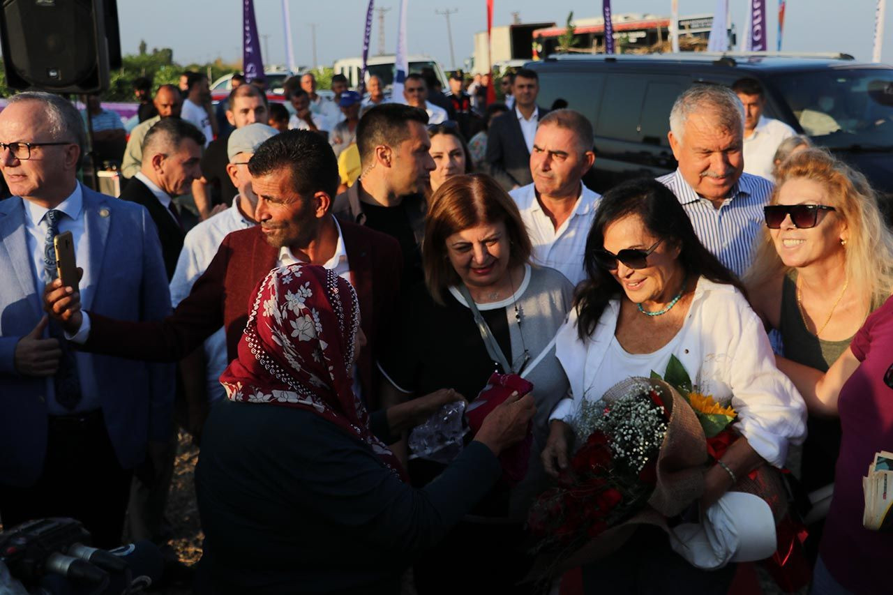 Türkan Şoray'ı şoke eden sözler: ''Fatma Girik öldü, sen ölme'' - Resim: 1