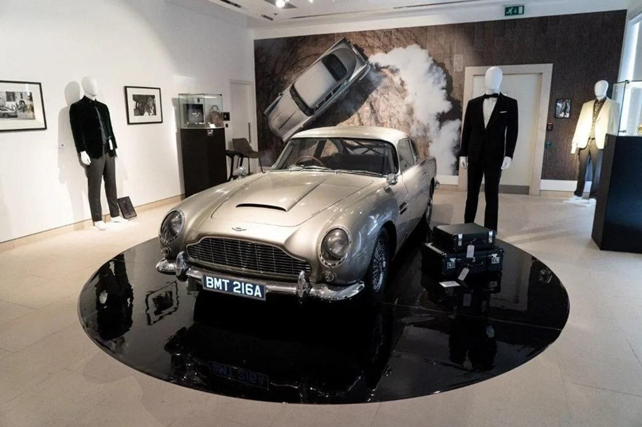 James Bond'un otomobili 60 milyon TL'ye satıldı - Resim: 1