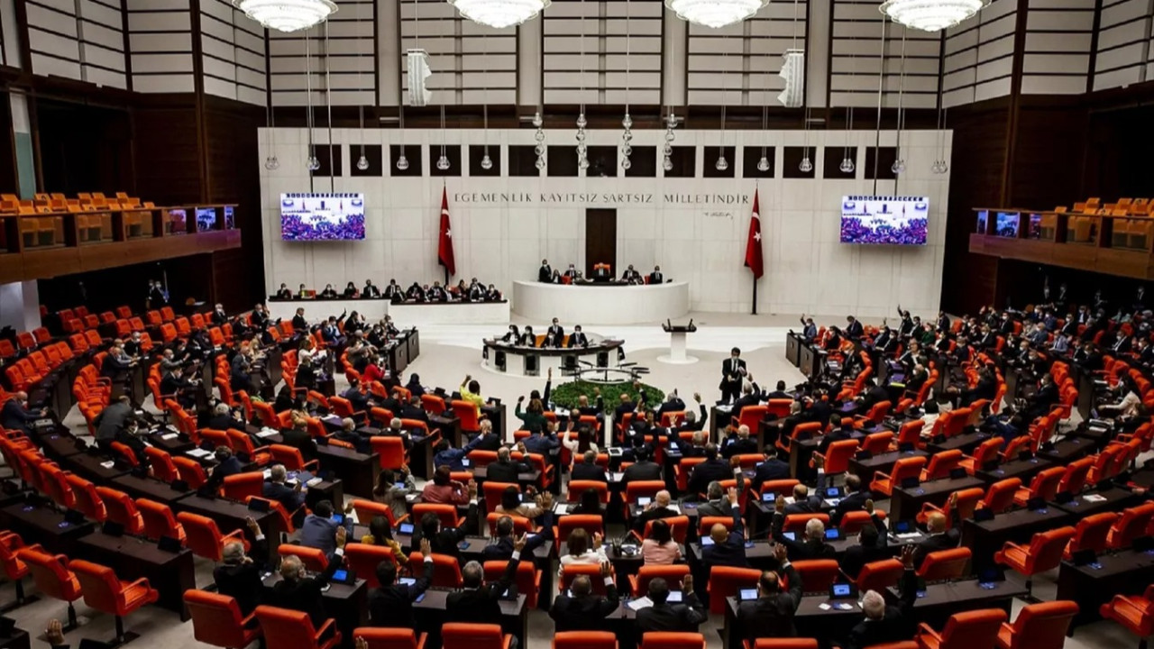 Katar tezkeresi Meclis'ten geçti