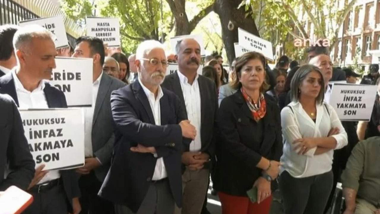 HDP'li vekiller Adalet Bakanlığı'na yürüdü