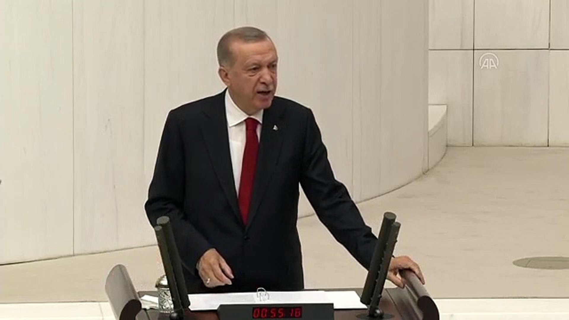 Erdoğan'ın sözleri iki ülkeyi panikletti: ''Bizi tehdit ediyor''
