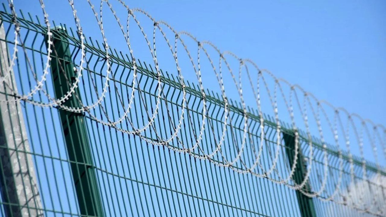 Kapıkule'de kaçaklara karşı ''dikenli tel'' önlemi