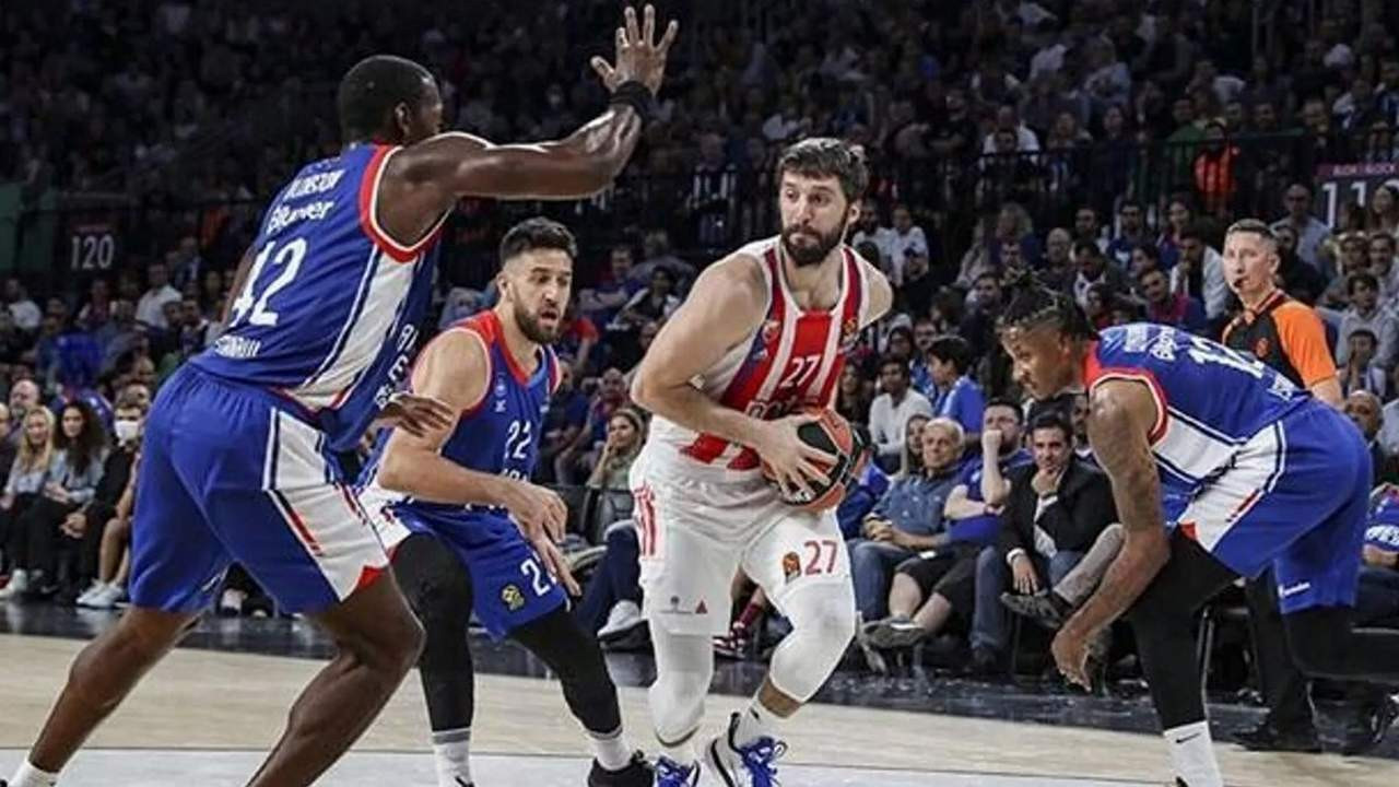 Anadolu Efes EuroLeague'e galibiyetle başladı