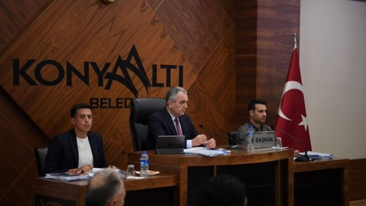 Konyaaltı Belediye Başkanı Esen’den ''dezenformasyon yasa tasarısı''na tepki