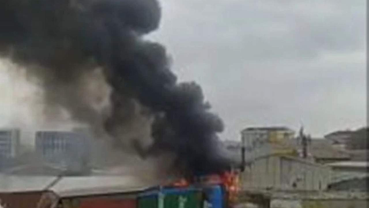 İstanbul Pendik'te fabrika yangını