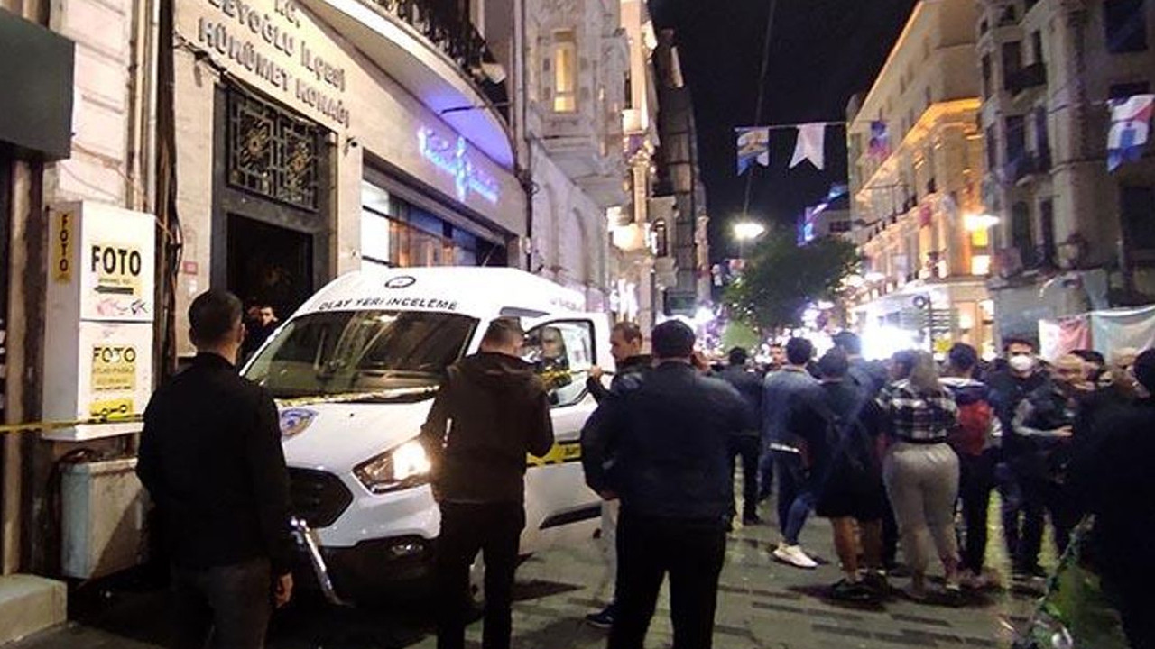 İstiklal Caddesi'nde intihara kalkışan polis ağır yaralandı