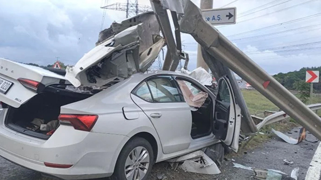 İstanbul Havalimanı yolunda korkunç kaza: Hurdaya dönen araçtan sağ kurtuldular
