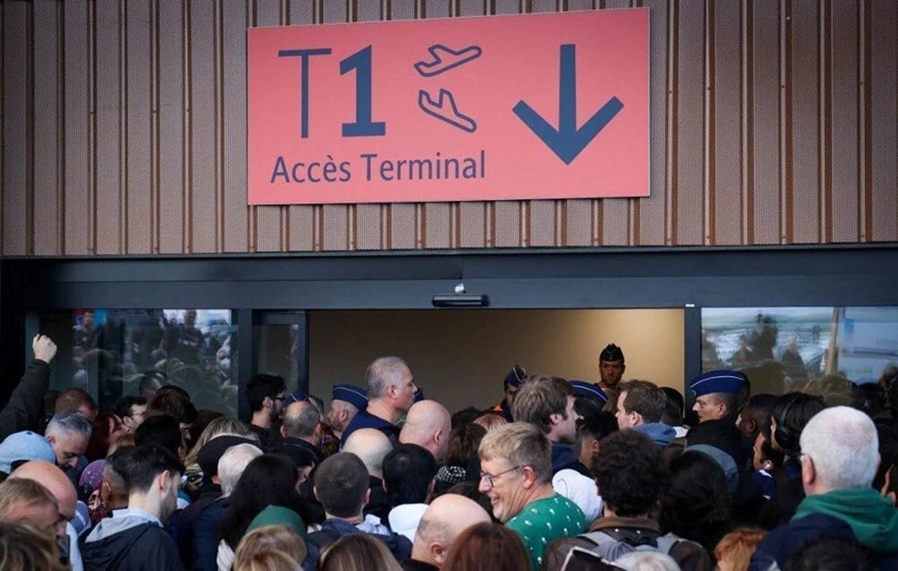 Avrupa'da 3 ülke karıştı! Grev ve protestolar dalga dalga yayılıyor - Resim: 12