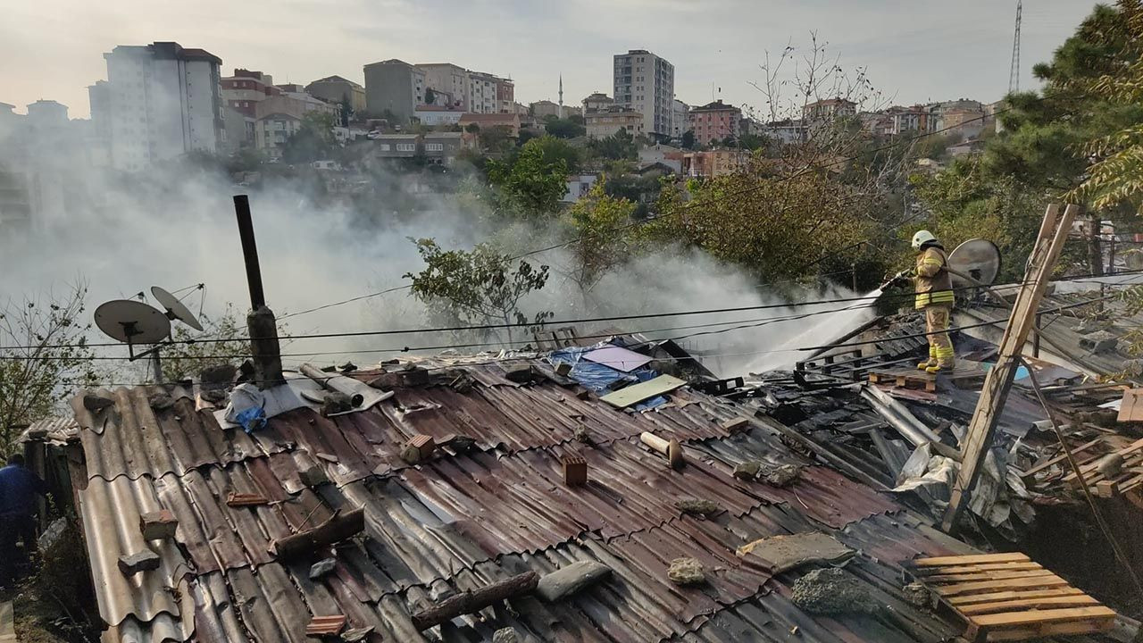İstanbul'da korkutan yangın! 2 gecekondu küle döndü - Resim: 2