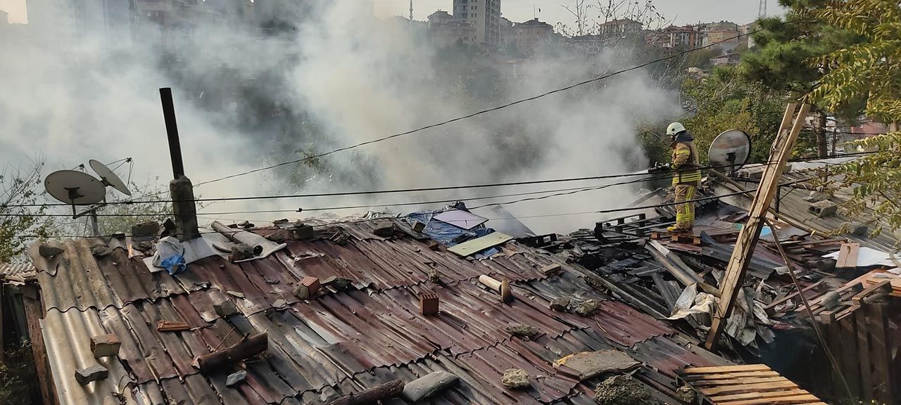 İstanbul'da korkutan yangın! 2 gecekondu küle döndü - Resim: 3