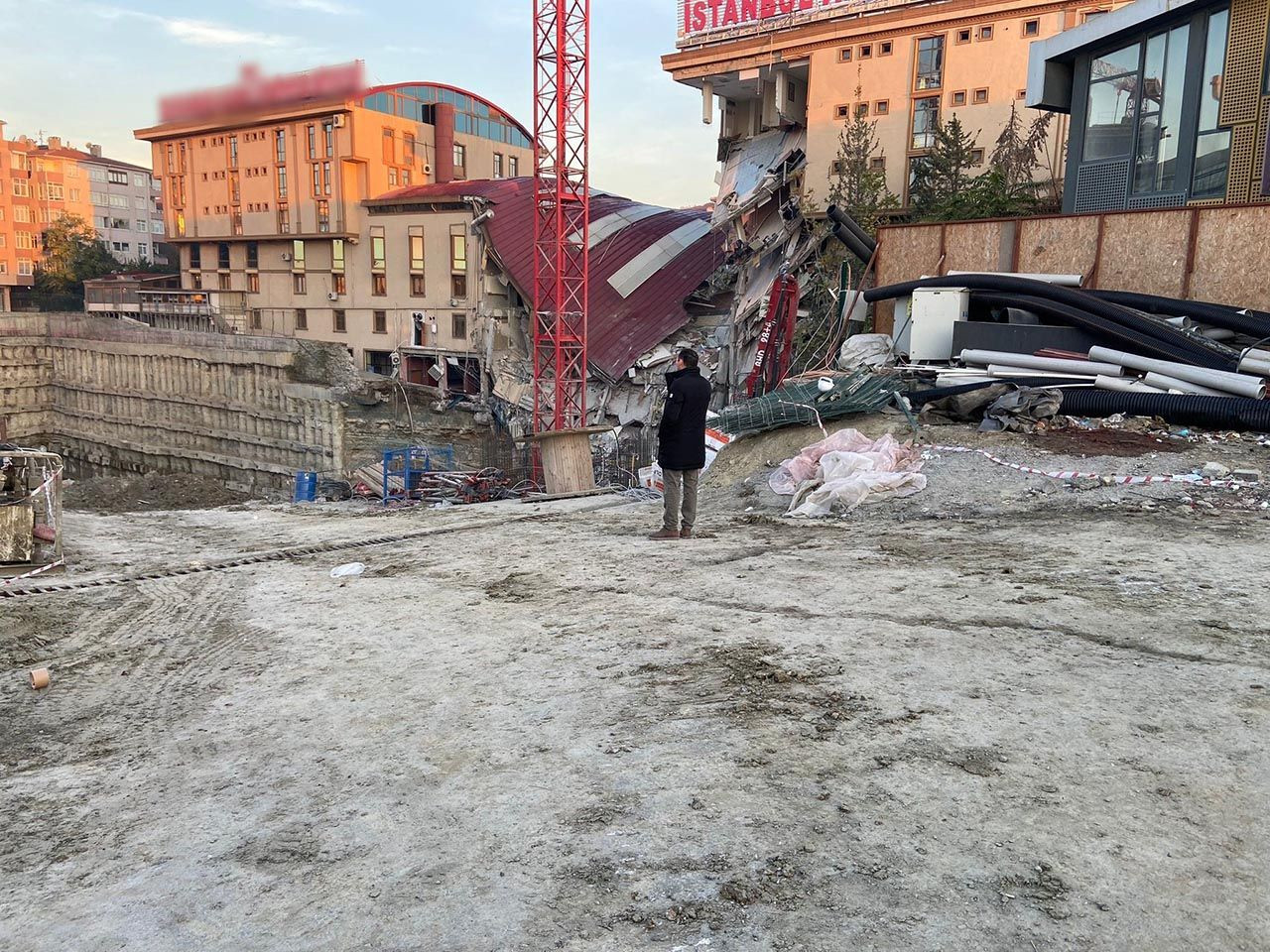 İstanbul'da özel üniversite binası çöktü! Hasarın boyutu sabah ortaya çıktı - Resim: 2