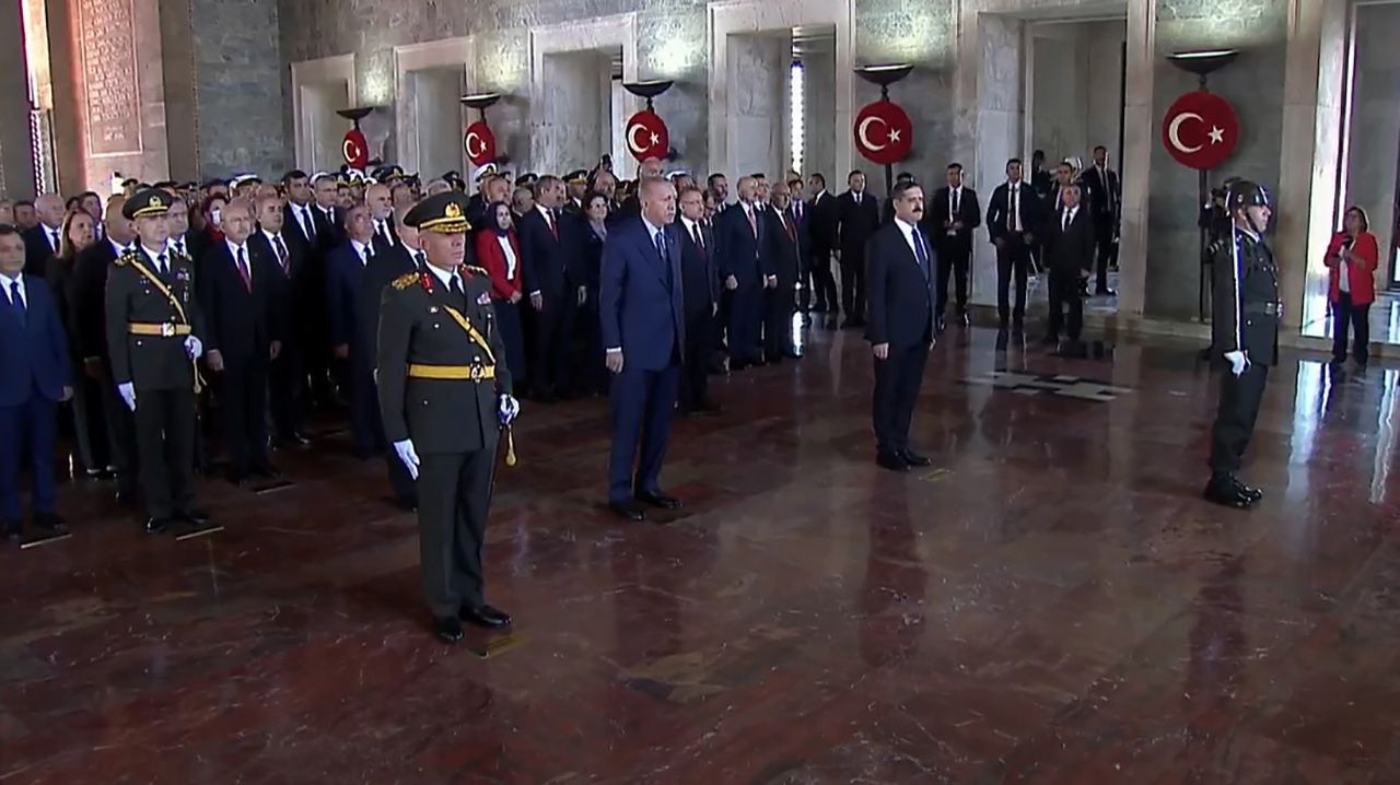 Devlet erkanı Atatürk'ün huzurunda - Resim: 8