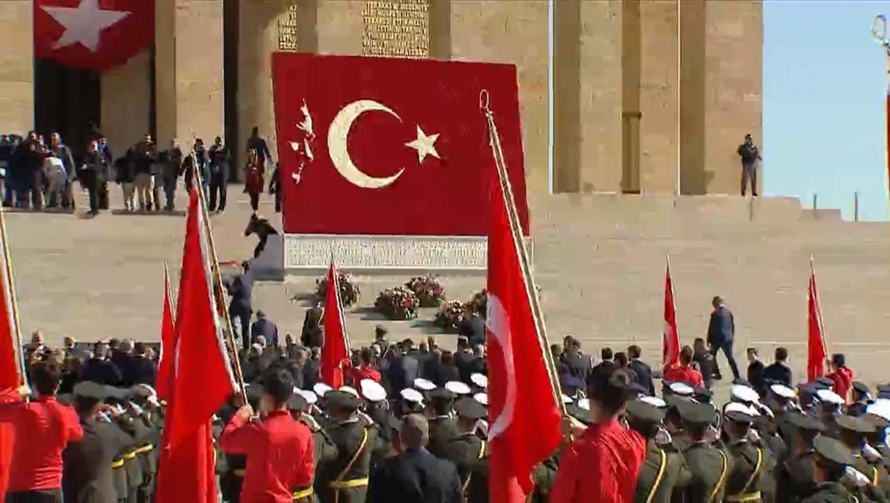 Devlet erkanı Atatürk'ün huzurunda - Resim: 6