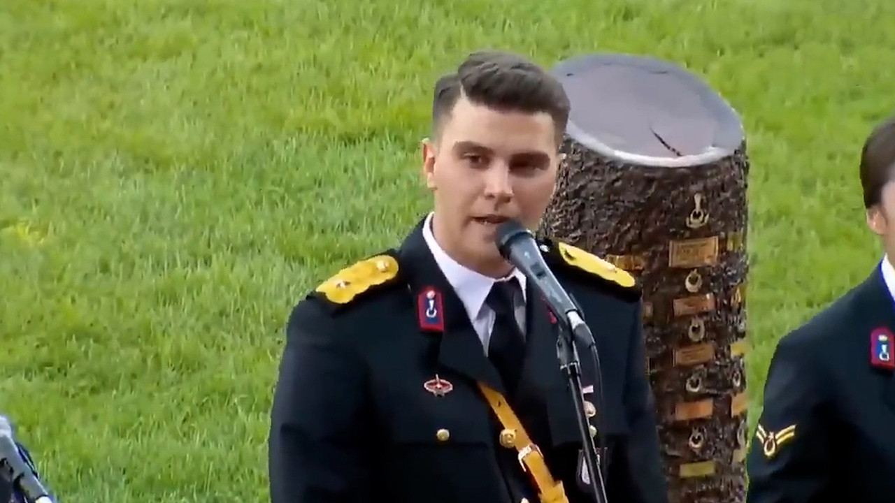 Teğmenin ''İnci Tanem'' performansı sosyal medyayı salladı