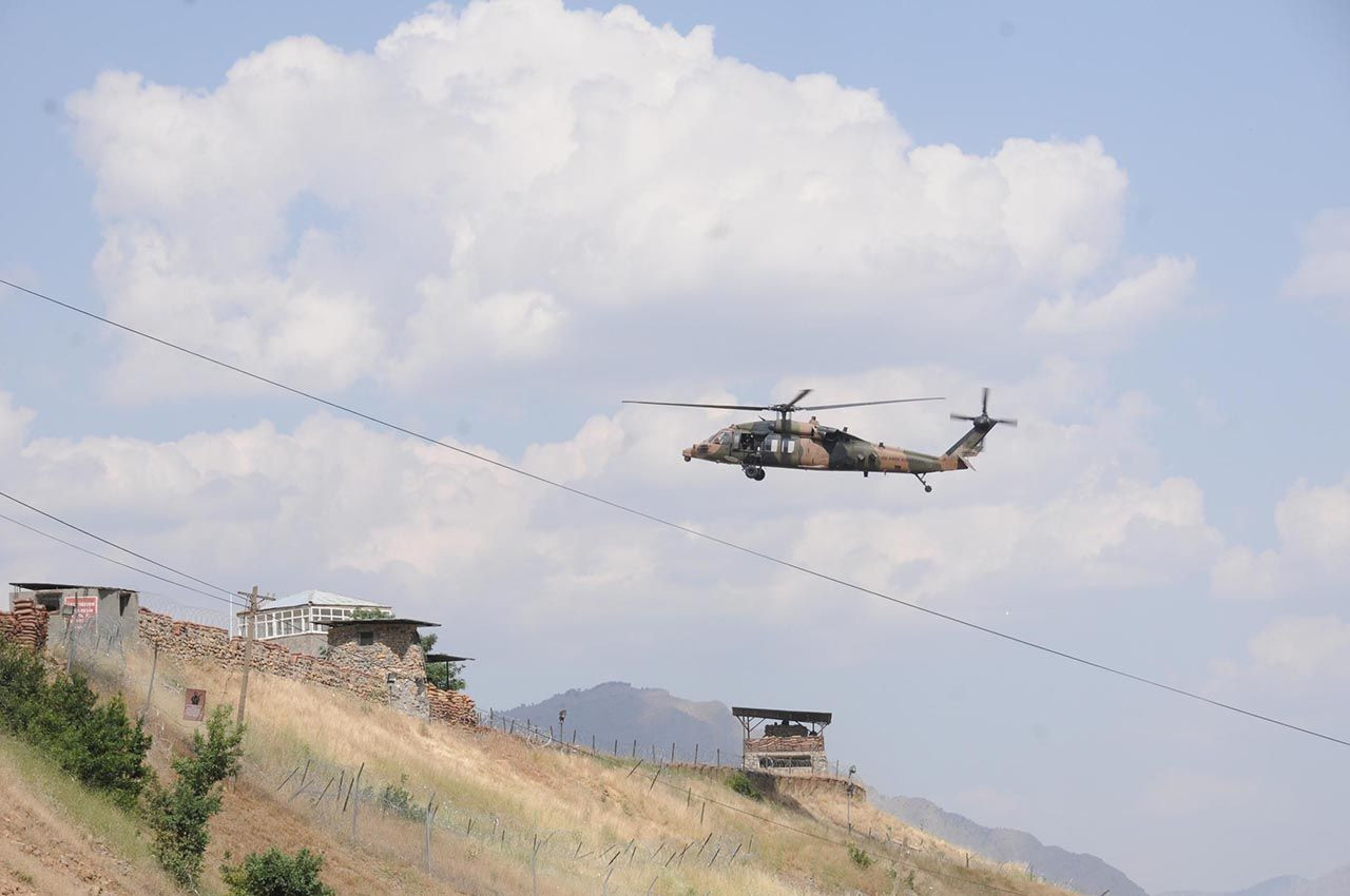 TSK helikopterle bildiri attı: PKK'lı teröristlere ''Teslim ol'' çağrısı