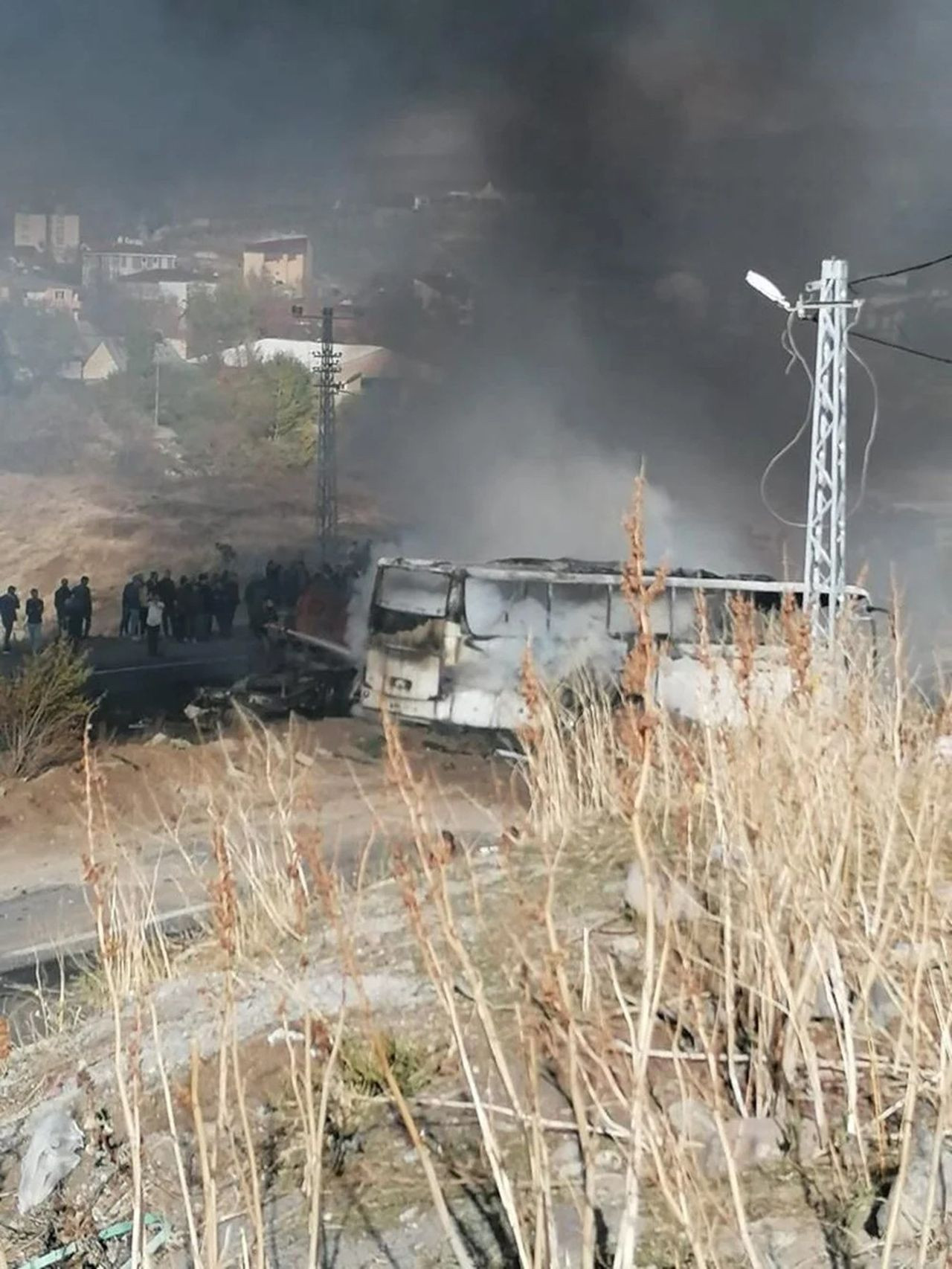 Tanker yolcu otobüsüyle çarpıştı! Ortalık savaş alanına döndü - Resim: 5