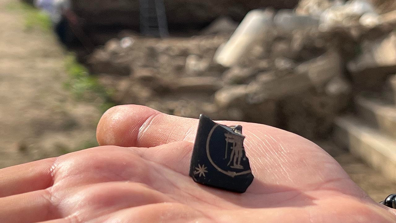 Arkeologları heyecanlandıran keşif! Roma döneminden kalma tılsımlı amulet bulundu