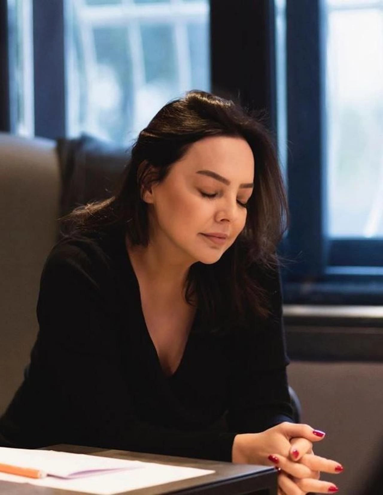 Ebru Gündeş gençlik halini paylaştı - Resim: 5