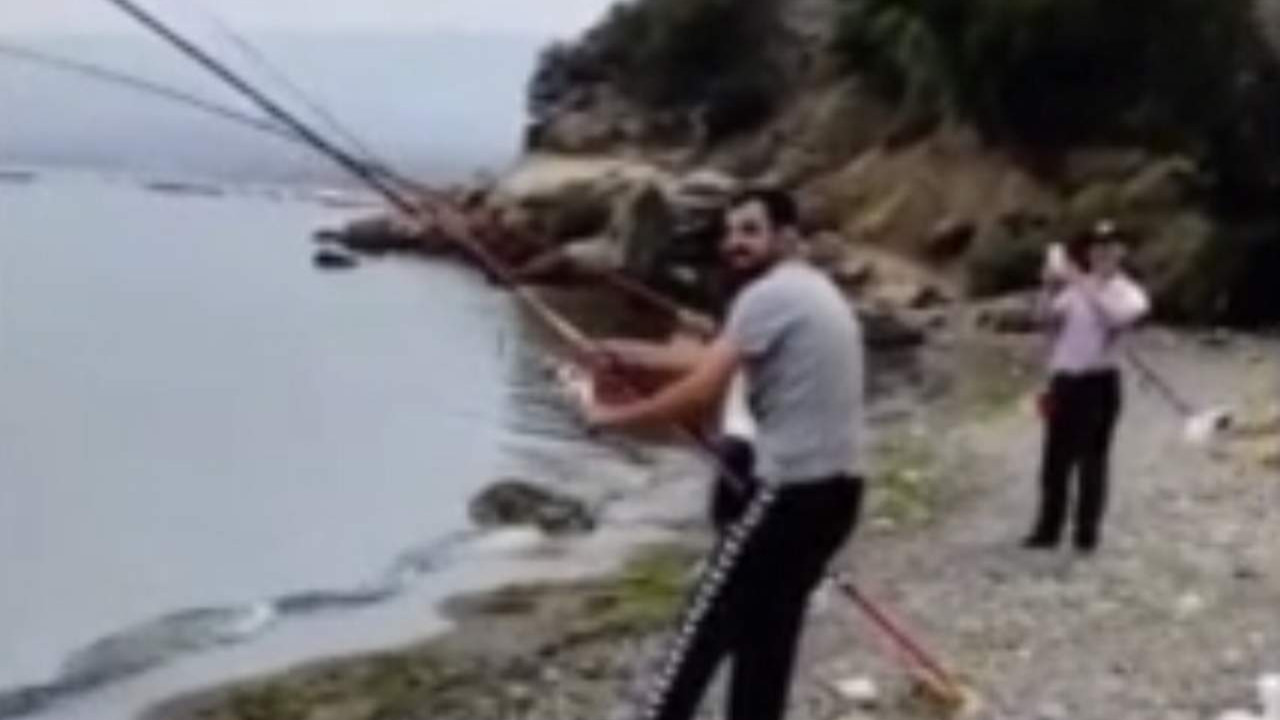 Balık tutmak isteyen amatör balıkçıların avı bu oldu