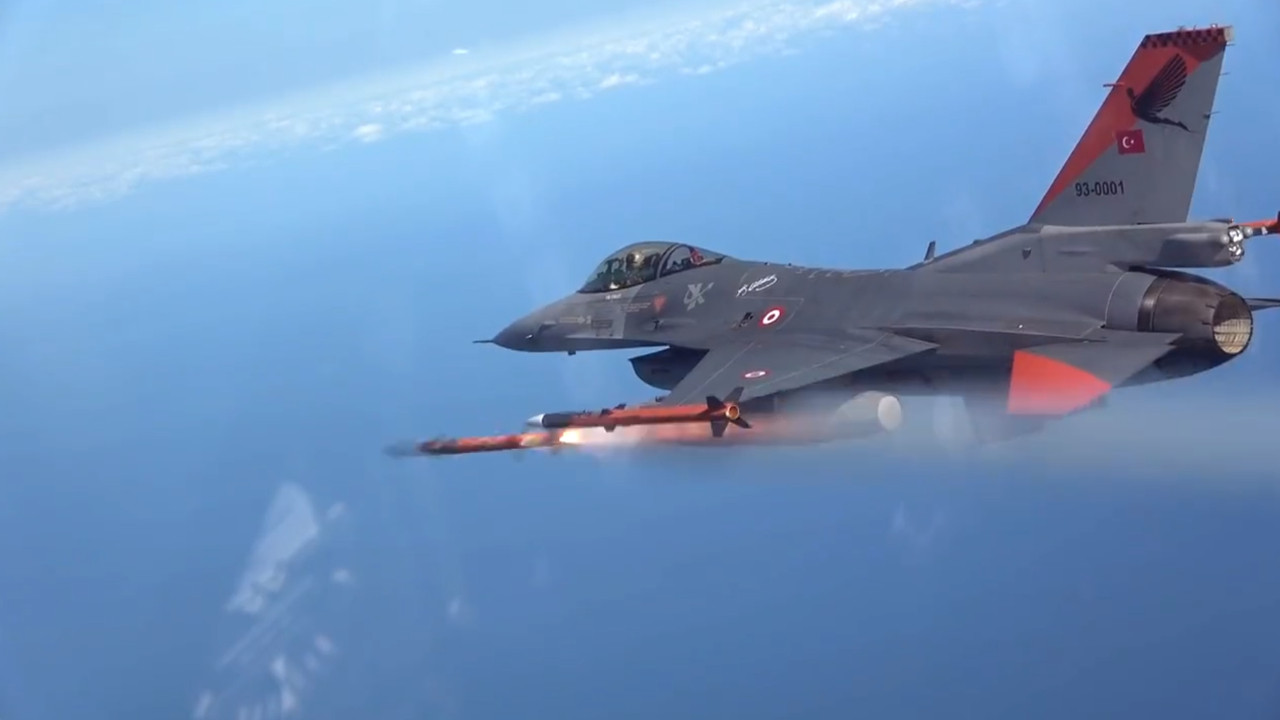 Türkiye'nin milli Bozdoğan Füzesi böyle ateşlendi