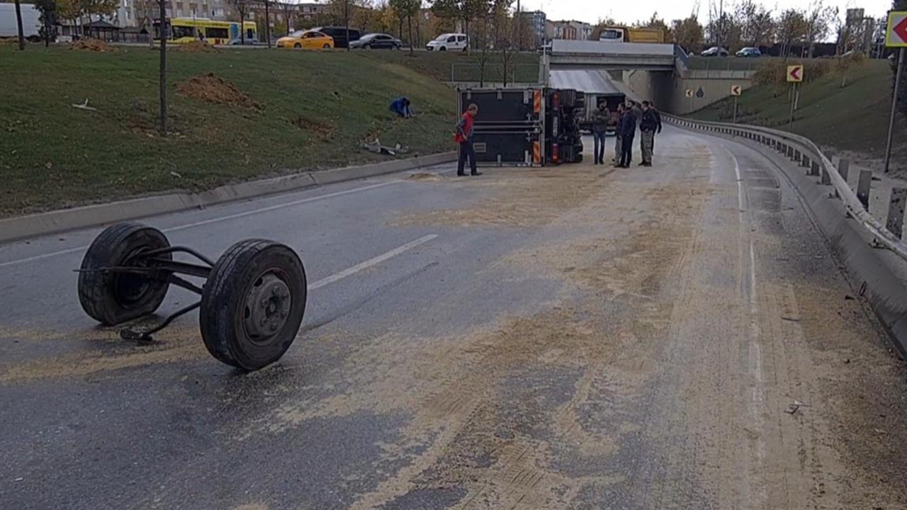 İstanbul'da akıllara durgunluk veren kaza! Ön tekerleri yerinden çıktı