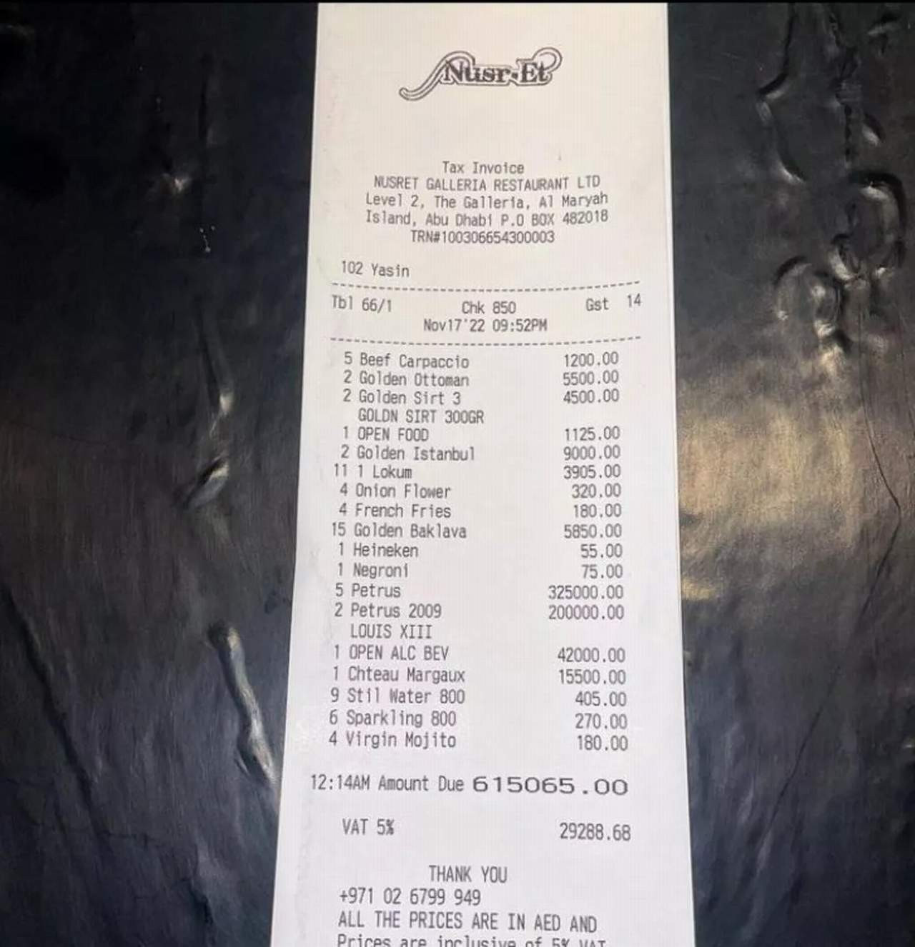 Nusret'in restoranındaki hesap büyük tepki çekti