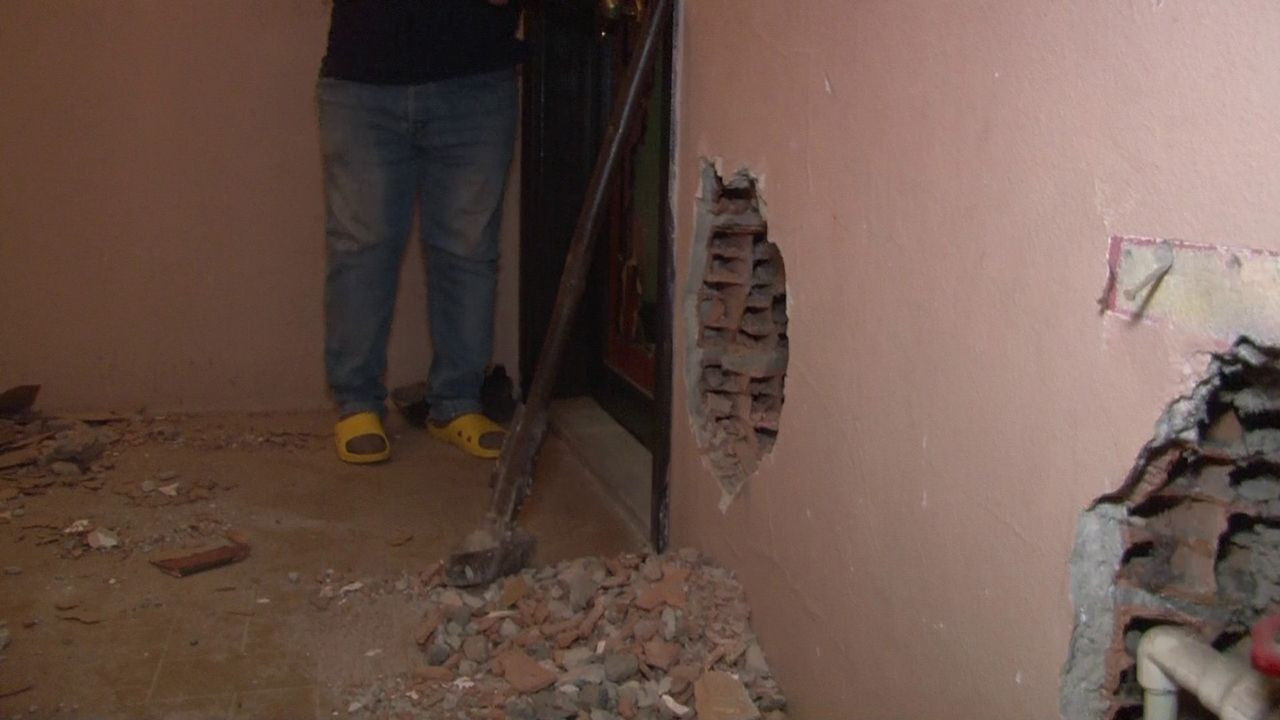 İstanbul'da kiraya zam dehşeti! Ev sahibi duvarı deldi! - Resim: 1