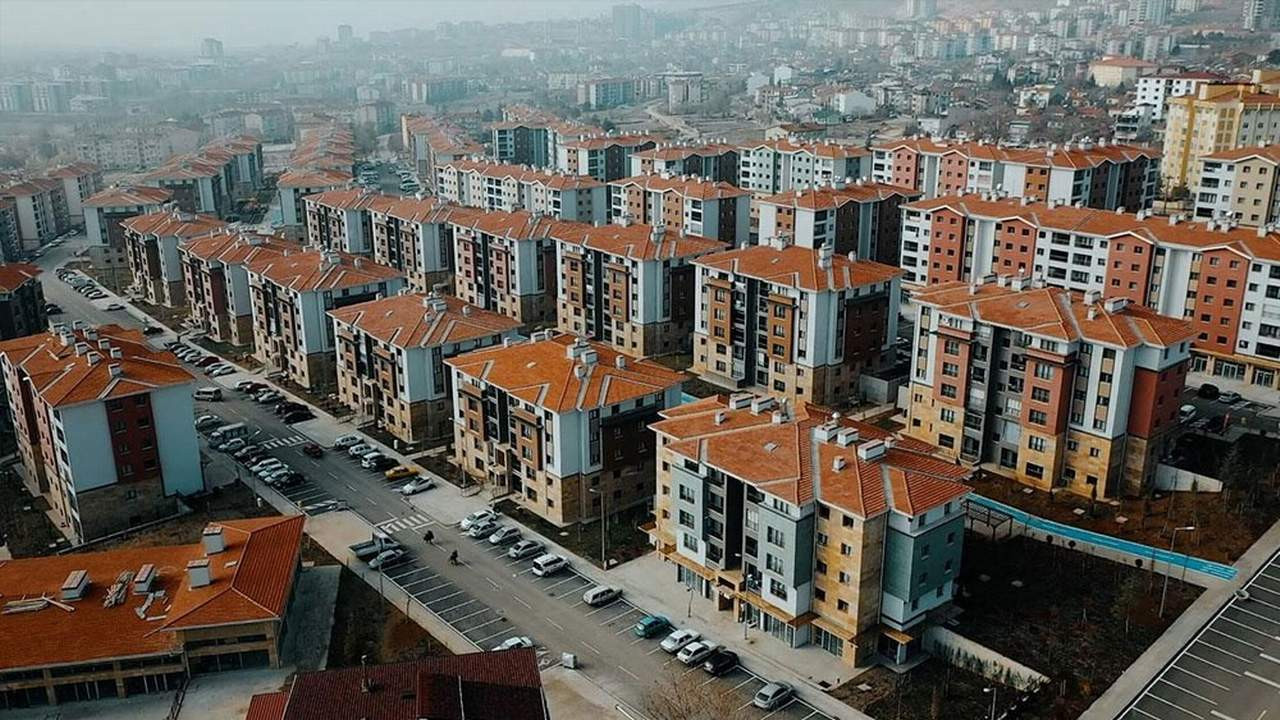 Beklenen oldu; konut balonu patladı
