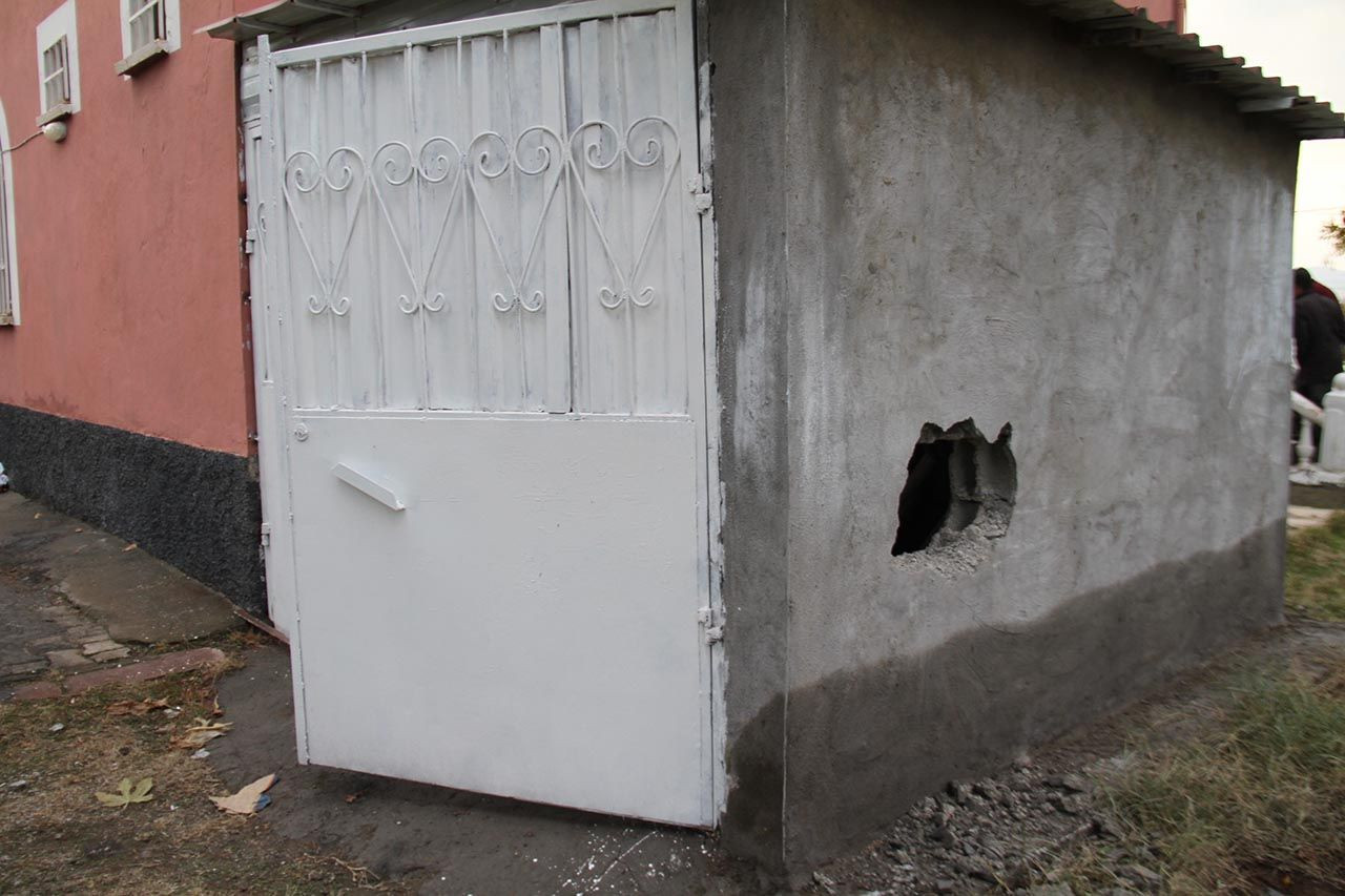 Şaşkına çeviren hırsızlık! Kapı ve duvarları kırıp 15 evi soydular - Resim: 4