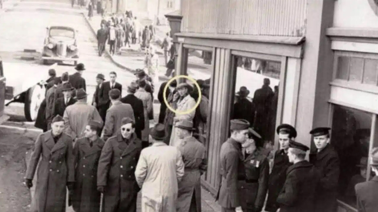 Bu fotoğraf 1943 yılında çekildi! Sosyal medyayı sallayan ayrıntı
