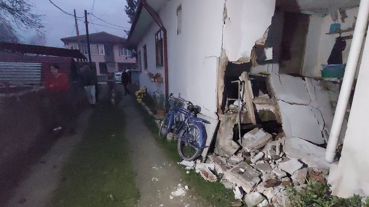 Depremin merkez üssü Düzce'den yeni görüntüler
