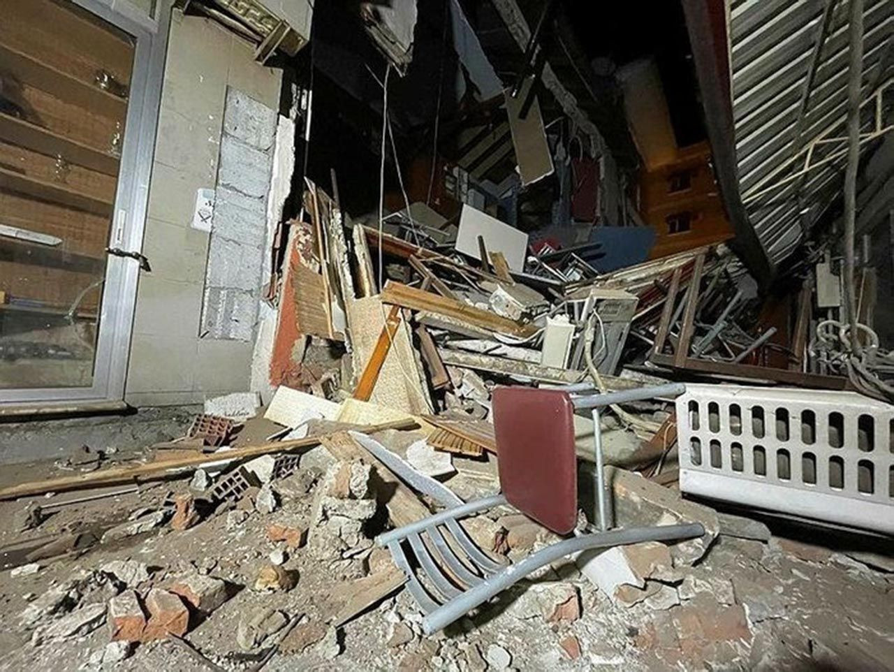 5.9'luk deprem sonrası artçı depremlerin sayısı 200'ü aştı - Resim: 3
