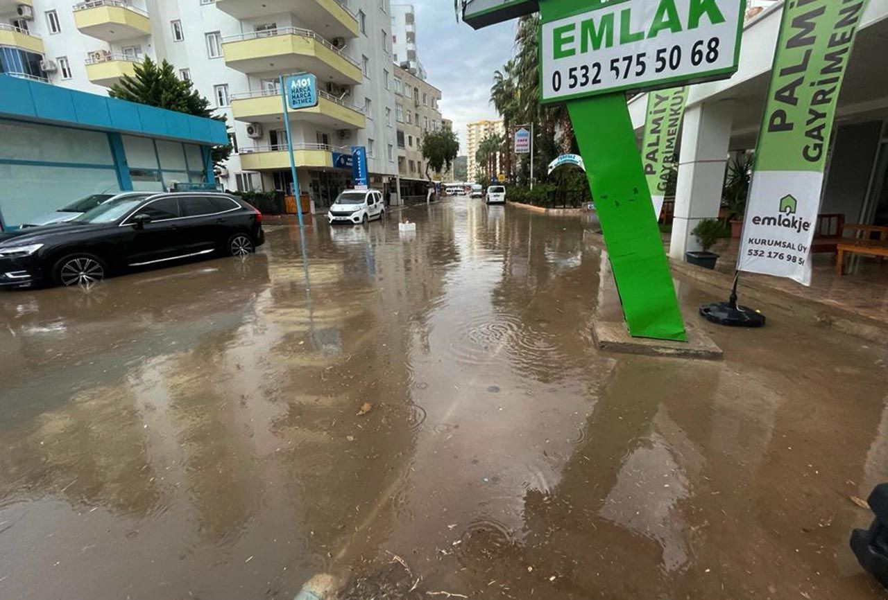 Mersin'de sel: 1 kişi hayatını kaybetti - Resim: 1