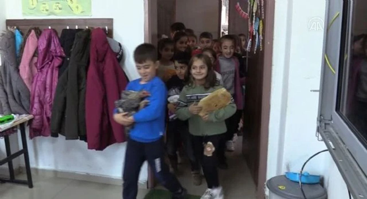 Öğretmenler gününde bir öğretmene Türkiye'yi utandıracak hediye - Resim: 1