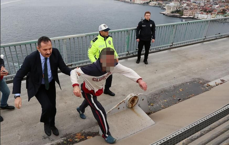 Köprüde intihar etmek isteyen vatandaşı Erdoğan ikna etti - Resim: 2