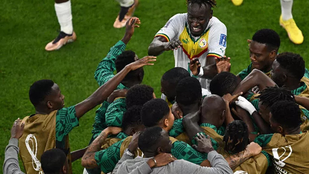 Ev sahibi Katar, Senegal karşısında 3 golle yıkıldı