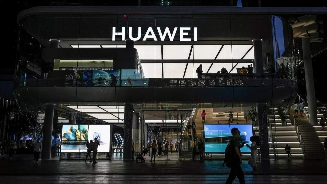 Aralarında Huawei de var! 5 Çin teknoloji devi yasaklandı
