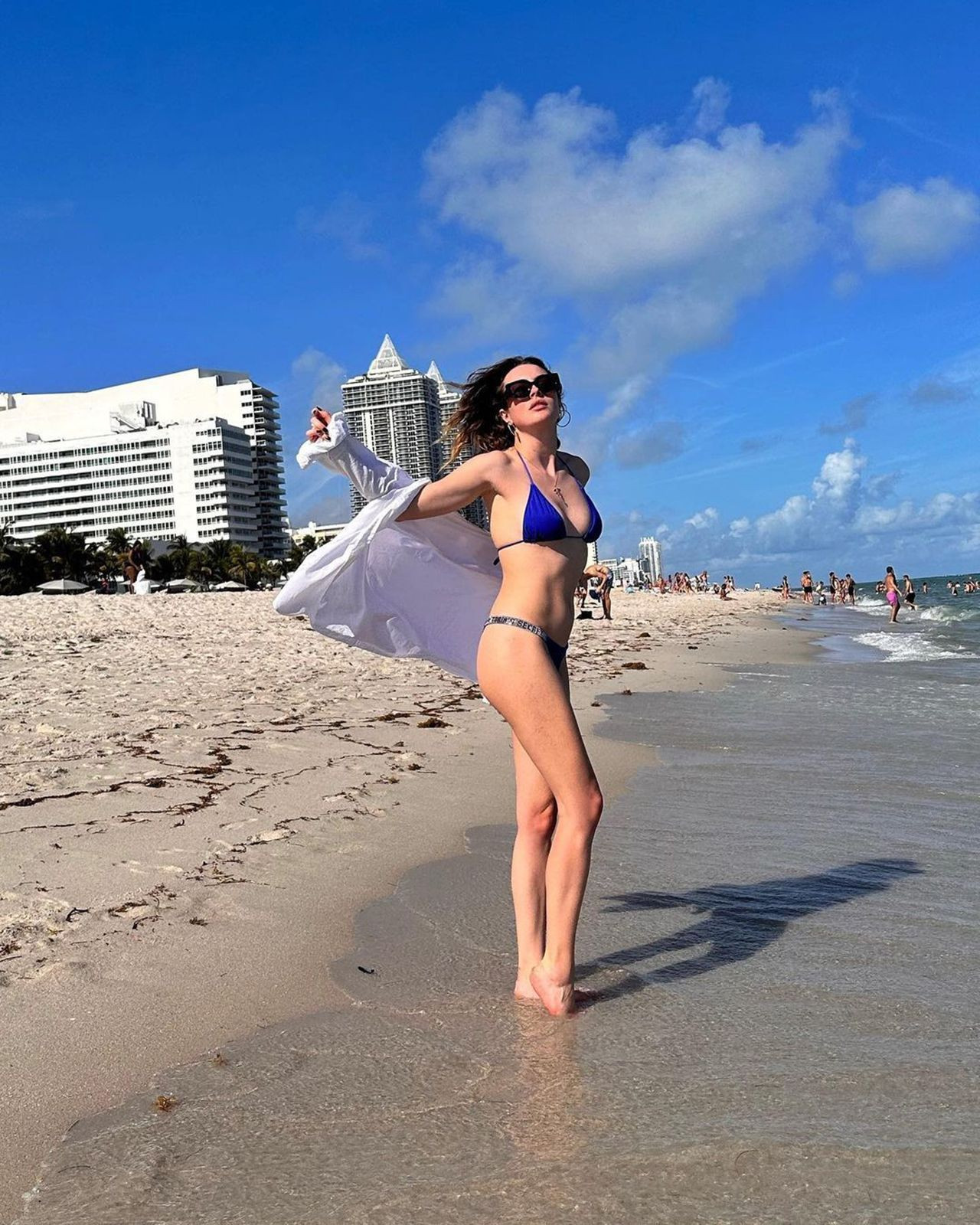 Melis Sezen Miami sahilinde kış günü yazı getirdi! - Resim: 9