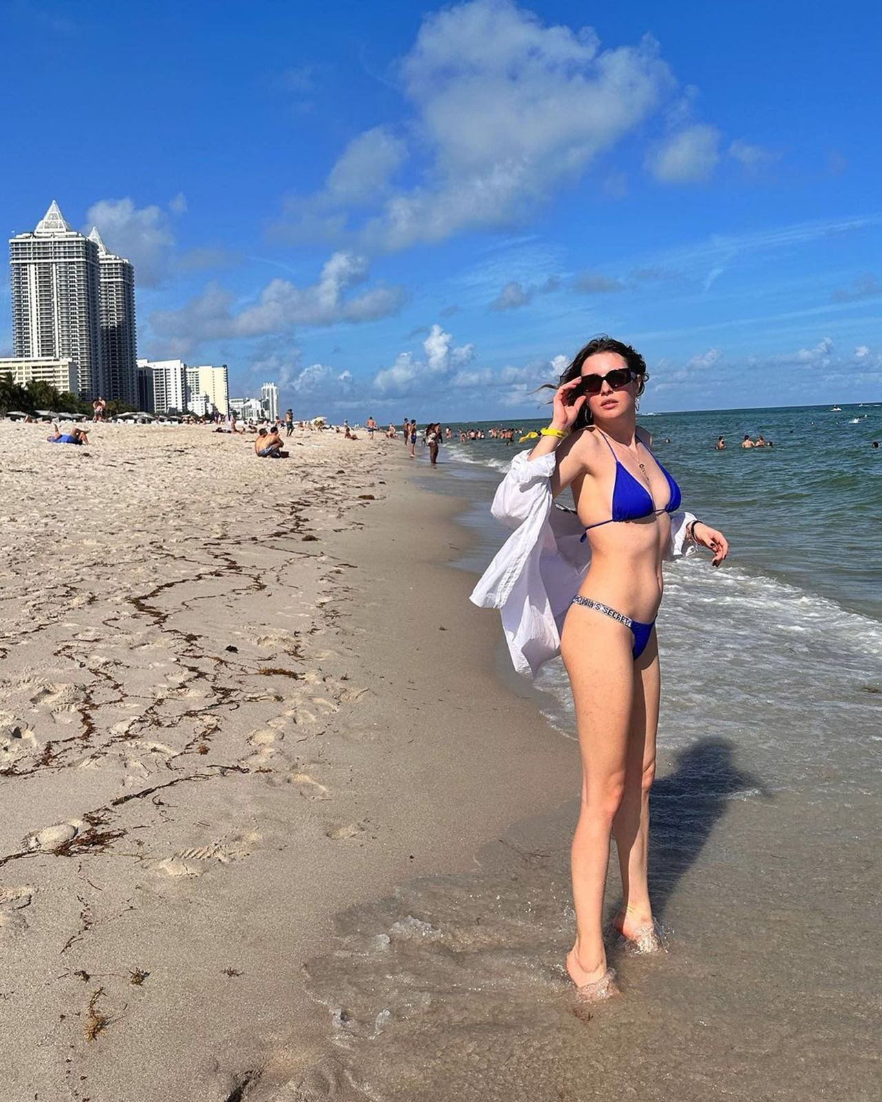 Melis Sezen Miami sahilinde kış günü yazı getirdi! - Resim: 8