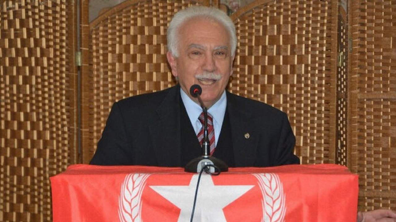 Bu günleri de gördük! Doğu Perinçek MHP'yi savundu!