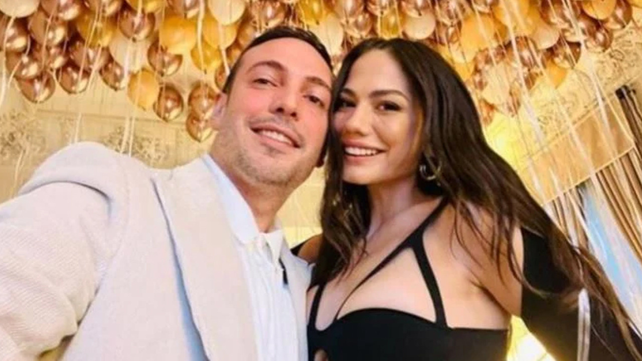 Demet Özdemir kısa taytıyla poz verdi