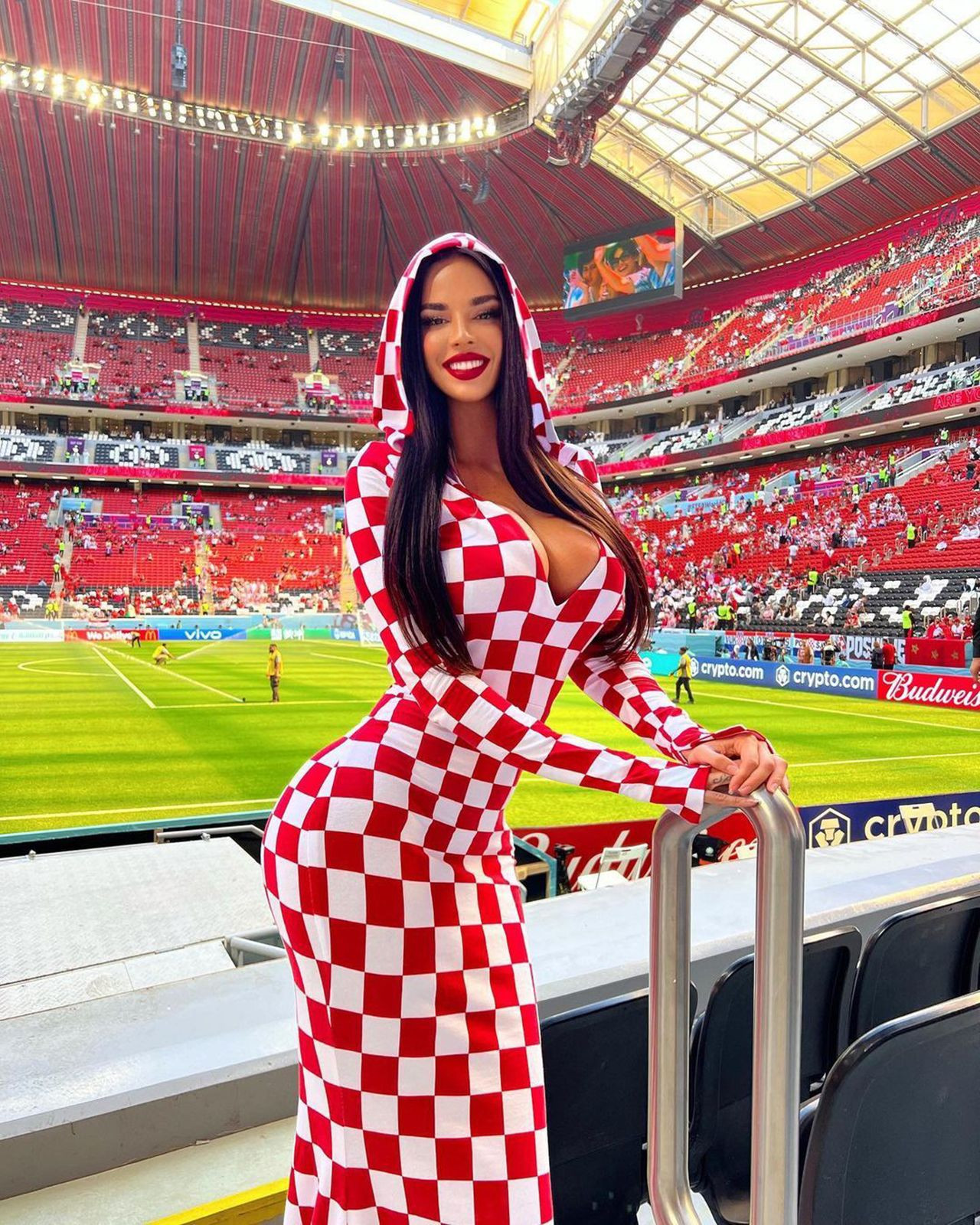 Hırvat güzelin Dünya Kupası paylaşımları ''kadına alerjisi olan'' Katarlıları kızdırdı! - Resim: 2