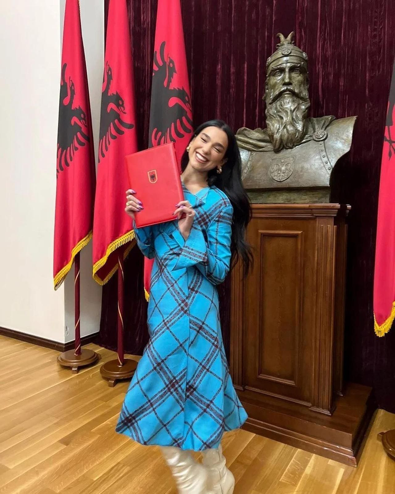 Dua Lipa Arnavutluk vatandaşlığı aldı - Resim: 1