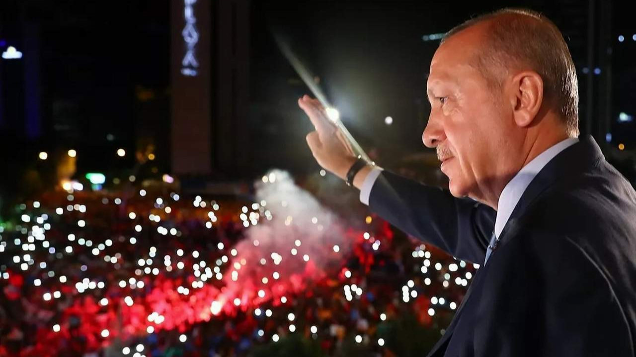 Ahmet Hakan yine gereğini yaptı: ''Balkon konuşması is coming''