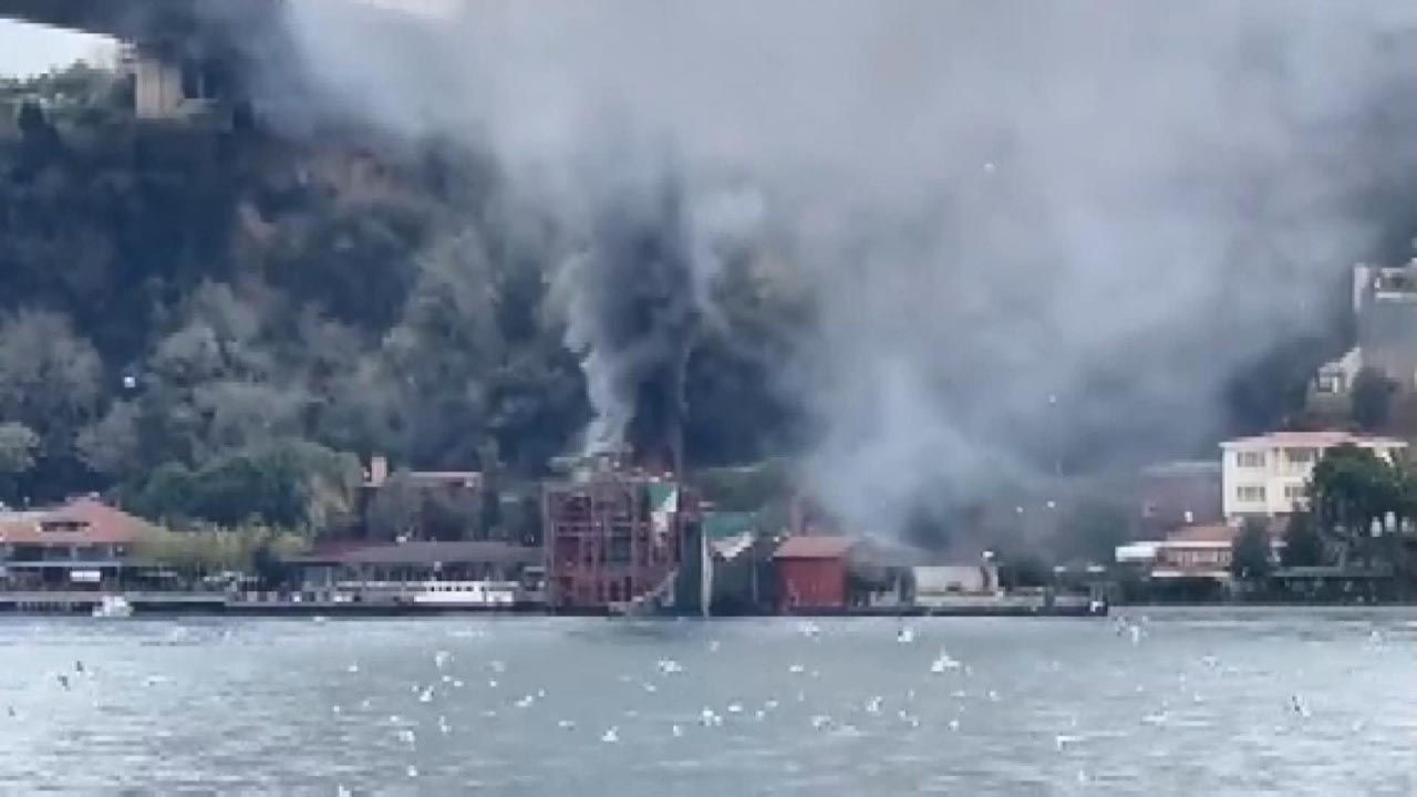 İstanbul'da korkutan yangın! Dumanlar boğazı sardı - Resim: 3