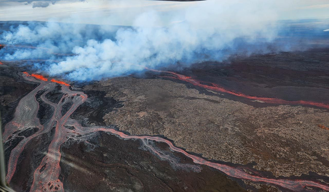 Canavar uyandı! Dünyanın en geniş yanardağı lav püskürtmeye başladı - Resim: 1