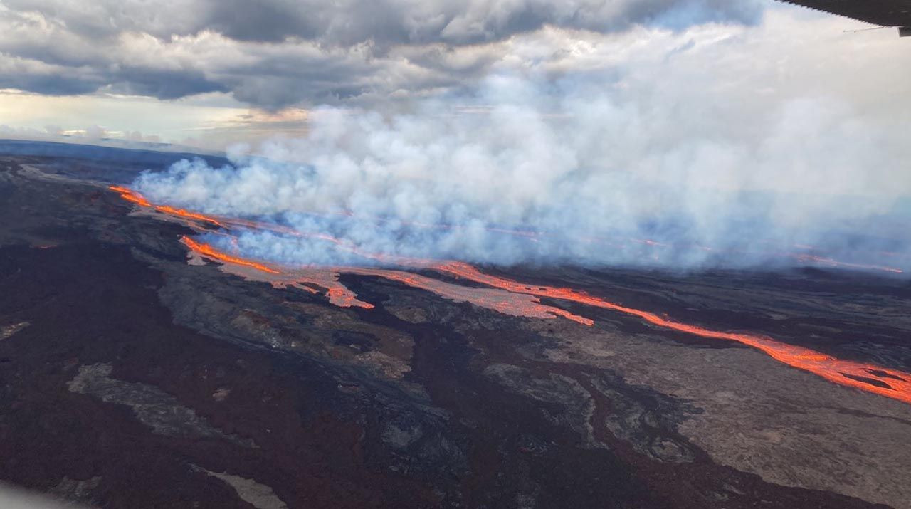 Canavar uyandı! Dünyanın en geniş yanardağı lav püskürtmeye başladı - Resim: 2