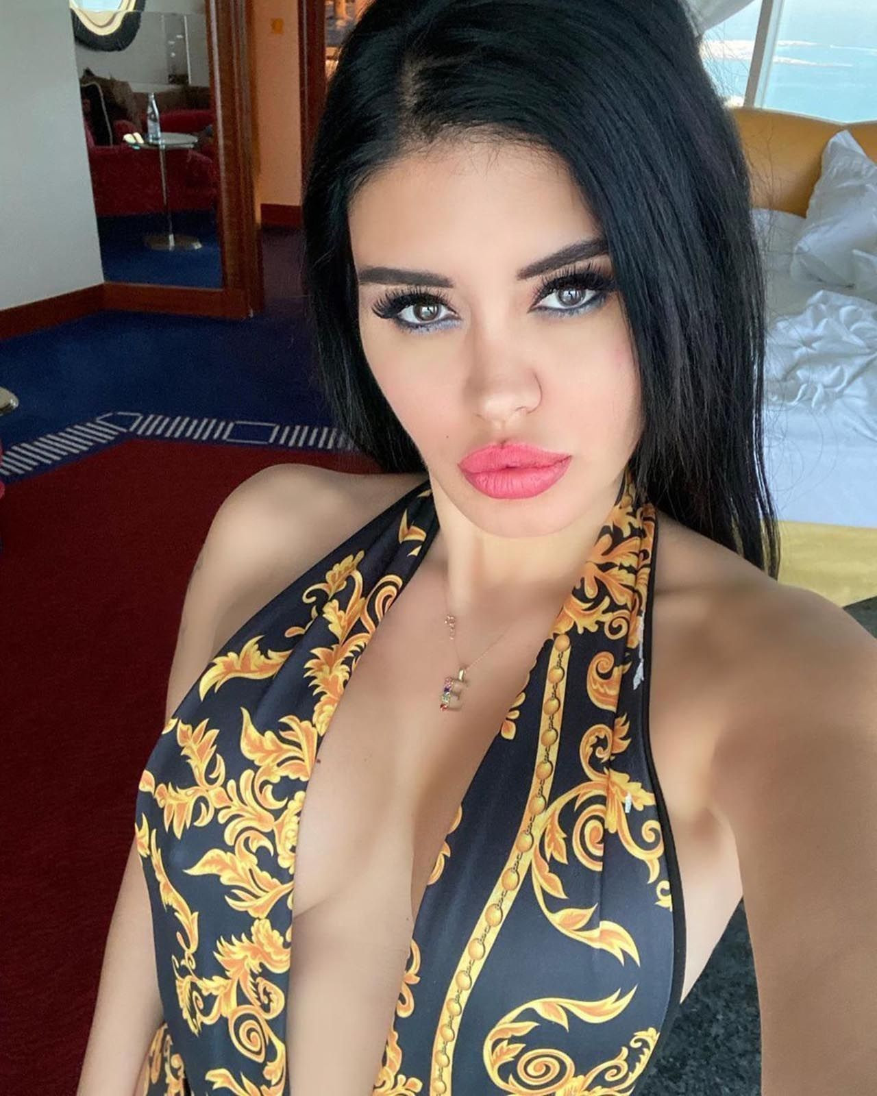 Ebru Polat'ın banyo pozu yürek hoplattı - Resim: 2