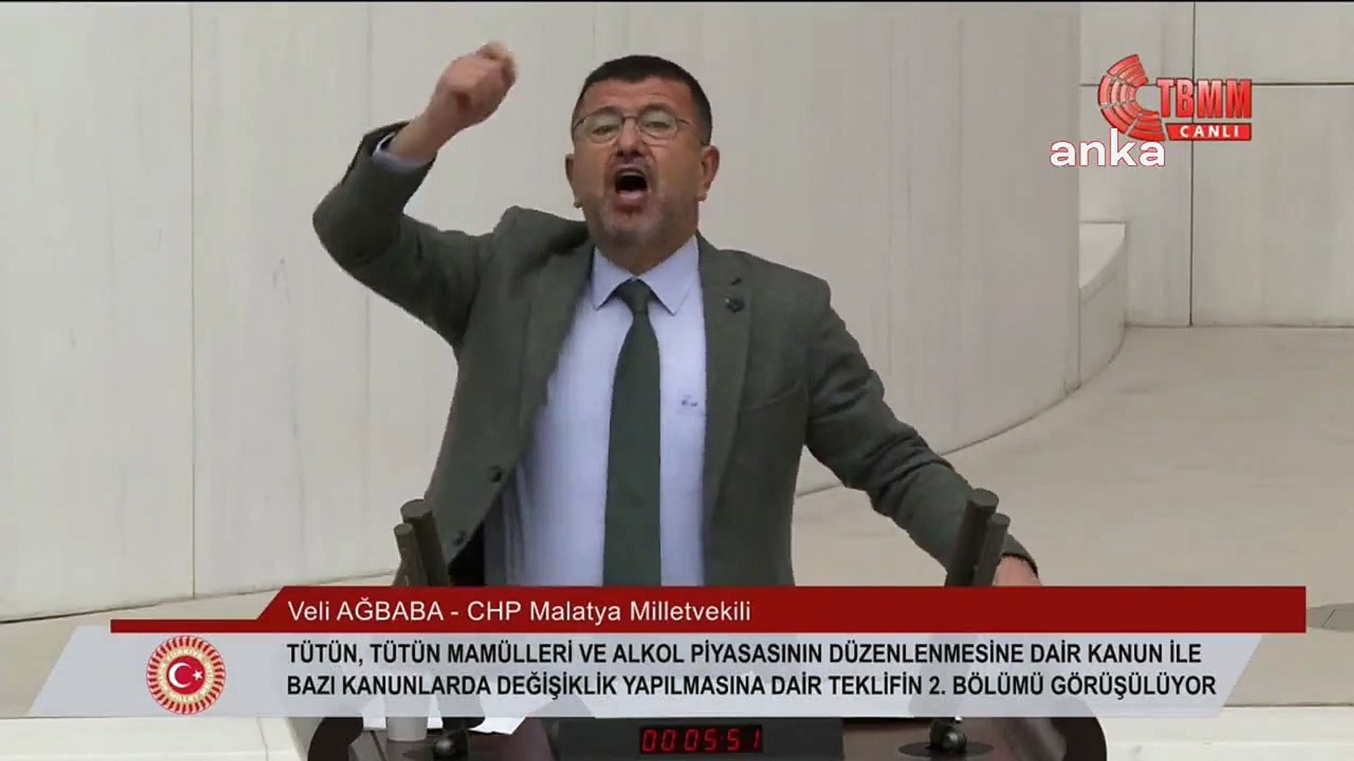 CHP'li Ağbaba, sigara içen AK Partili vekili Erdoğan'a ispiyonladı