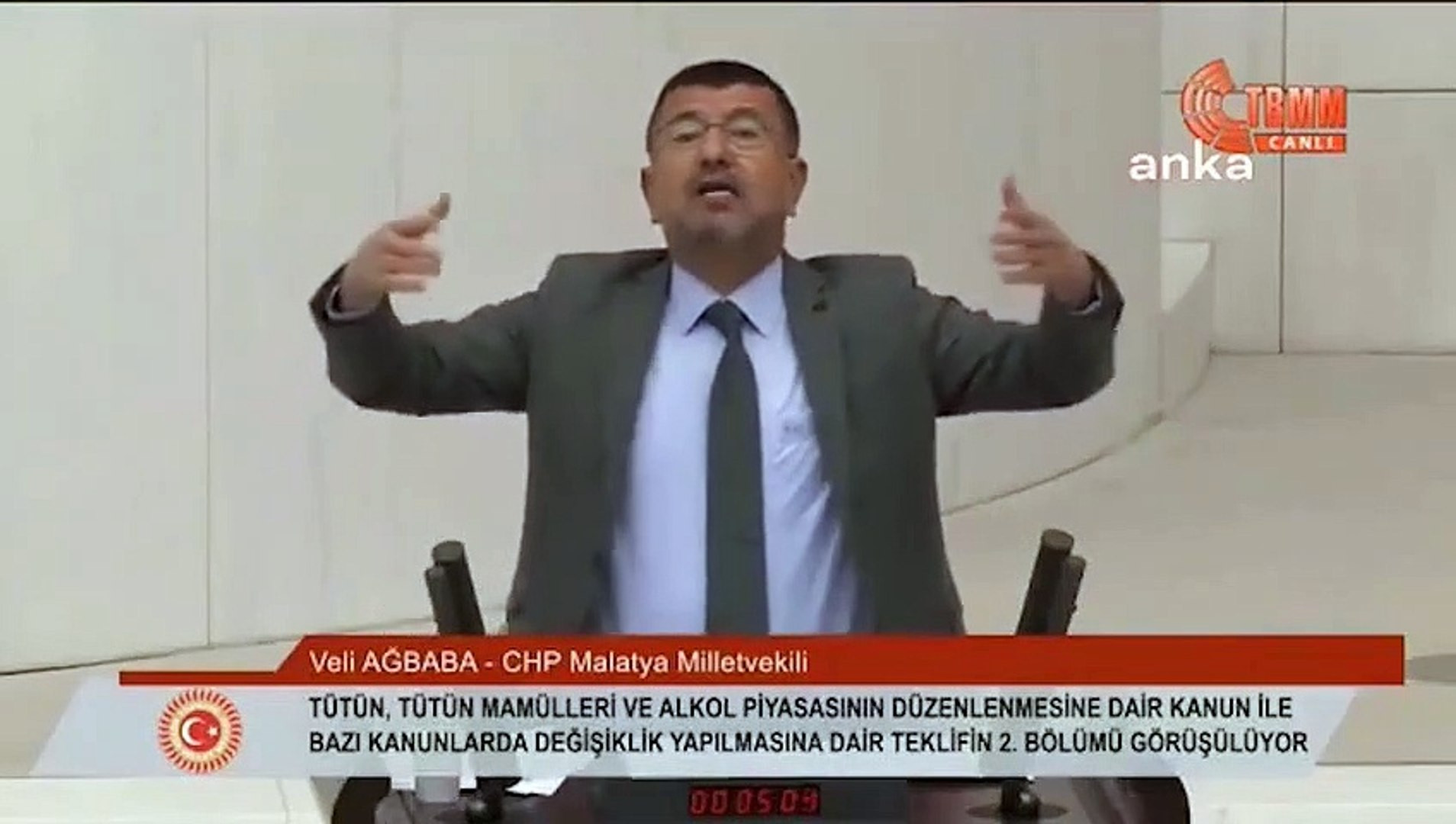Meclis kürsüsünde AK Partili vekili ''Reis''e şikayet etti!